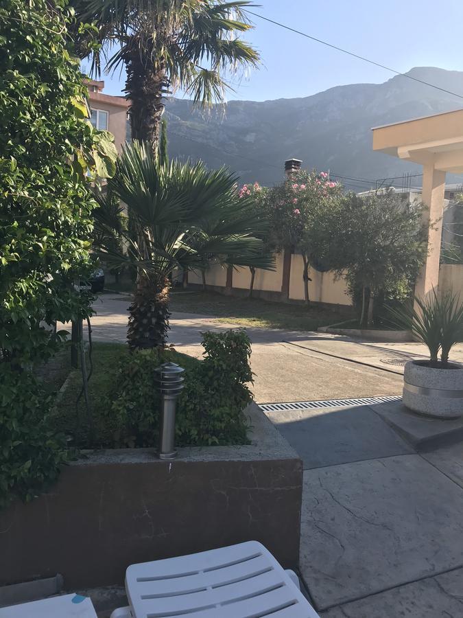 Laguna Apartment *